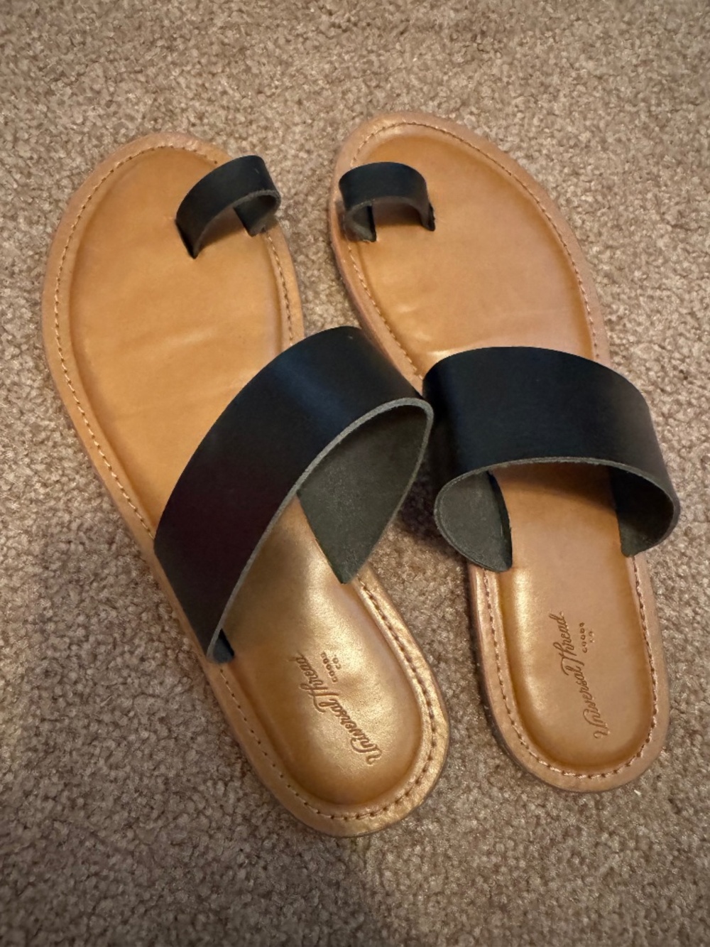 Universal Thread big toe sandals